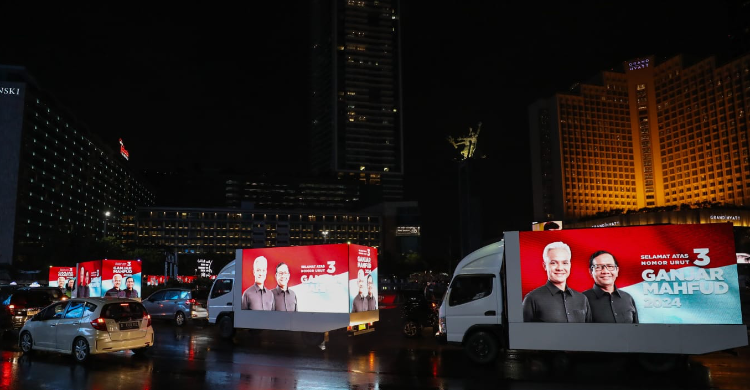 Dapat Nomor Urut Tiga, Videotron Ganjar-Mahfud Bertebaran Di Bundaran HI Foto : Ist