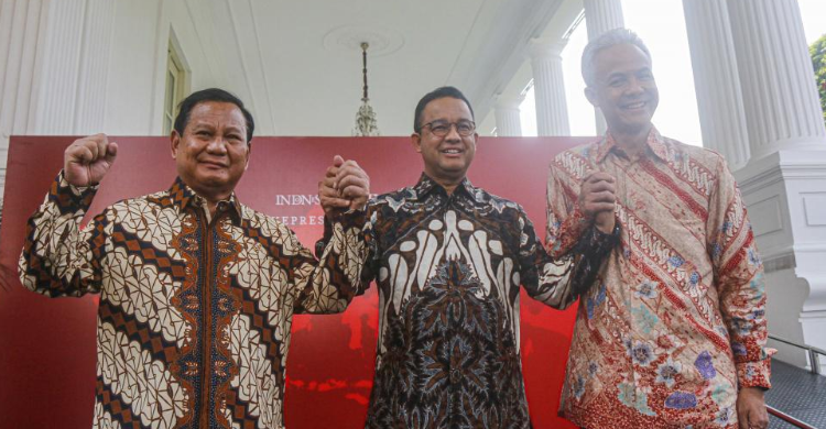Di Depan 100 Ekonom Foto : Ist