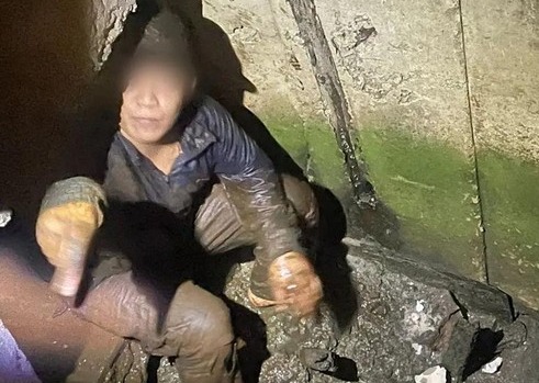 Diduga Begal, Pria di Cengkareng Sembunyi di Selokan Mau Transaksi Narkoba Foto : Ist