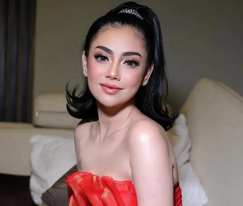 Disebut Terima Uang Rp 500 Juta, Celine Evangelista Santai Berlibur dengan Istri ‘Papa’ Foto : Ist