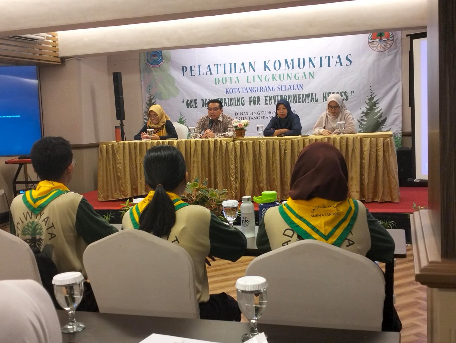DLH Tangsel Ajak Generasi Muda Cintai Lingkungan Pelatihan Komunitas Duta Lingkungan yang berlangsung di wilayah Serpong Utara, Tangsel, Kamis (16/11). (Ist)