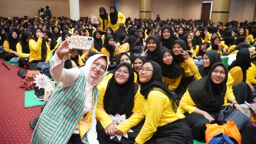 Hari Pahlawan, Airin Rachmi Diany Ajak Generasi Muda Terus Berkarya Foto : Ist