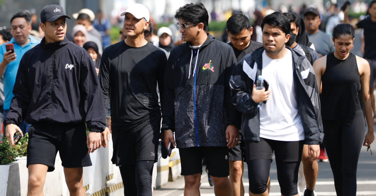Jogging Di CFD Sudirman, Capres Ganjar Ditemani Artis Dan Influencer Tanah Air Foto : Ist