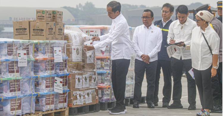 Kirim 51,5 Ton Bantuan, Tetap Dukung Kemerdekaan, Hari Ini Jutaan Orang Kumpul Di Monas Foto : Setpres