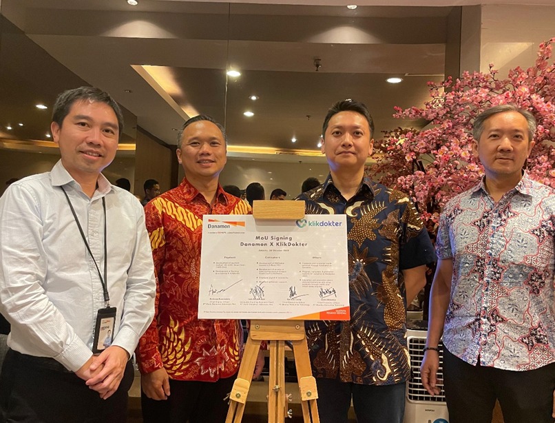 Penandatanganan Memorandum of Understanding (MoU) sinergi kerja sama antara Danamon dengan KlikDokter yang diadakan di Menara Bank Danamon. Foto : Ist