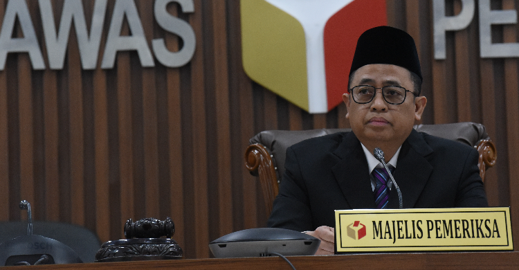 KPU Langgar Administrasi Ketua Majelis Pemeriksa Bawaslu Puadi memimpin Sidang Pemeriksaan Pelanggaran Administratif Pemilu (PAP) di Gedung Bawaslu. Foto : Ist