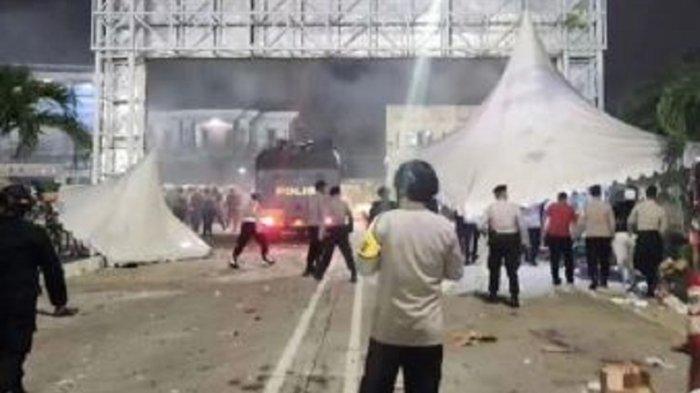 Laga Dewa United Vs Persib Diwarnai Ricuh Suporter-Polisi, PSSI Buka Suara Foto : Ist