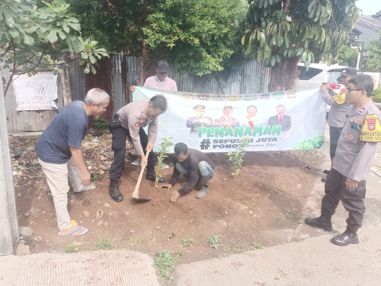 Lestarikan Lingkungan, Polsek Ciledug Tanam 169 Pohon l Foto : Ist