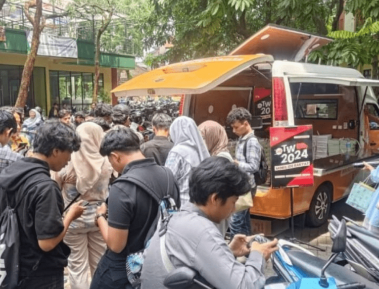 Lewat Mobil Ide Rakyat, Mahasiswa UIN Jakarta Sampaikan Aspirasi Politik 2024 Foto : Ist