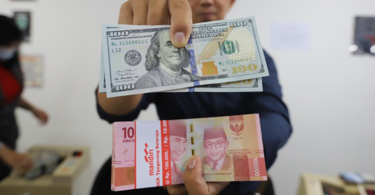 Masih Loyo, Rupiah Tembus Rp 15.597 Foto : Ist