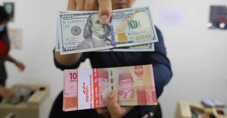 Melesat, Awal Pekan Rupiah Tembus Rp 15.540 Foto : Ist