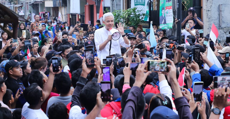 Orasi Depan Buruh Tangerang, Ganjar Akan Revisi Aturan Demi Sejahterakan Buruh Foto : Ist
