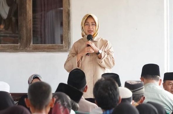 Peduli Lingkungan, Airin Ajak Warga Kelola Sampah Dengan Daur Ulang Foto : Ist