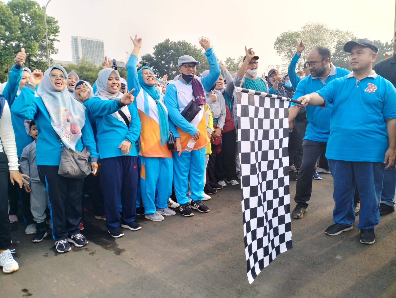 Peringati Hari Jadi PGRI, Ribuan Guru di Tangsel Ikuti Jalan Santai di Serpong Foto : Ist