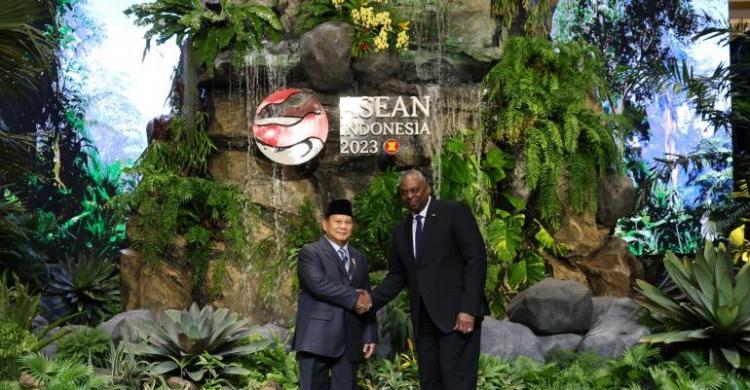Prabowo Ingatkan Komitmen Perdamaian Dalam Pertemuan Dengan Menhan Amerika Foto : Ist