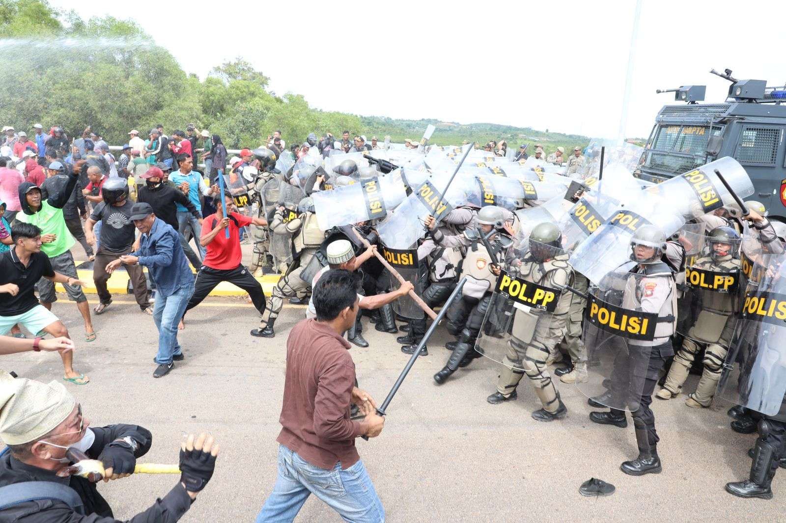 Aksi demo warga Pylau Rempang, Batam. Foto : Ist