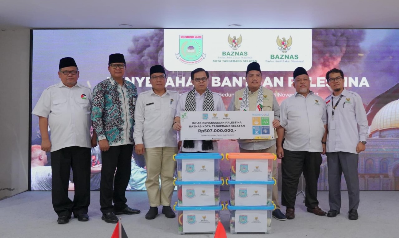 Rp 507 Juta Dari Baznas Untuk Palestina Baznas Kota Tangsel menyerahkan bantuan untuk Palestina yang dikumpukkan dari Kota Tangsel sebesar Rp 507 juta.(dra)