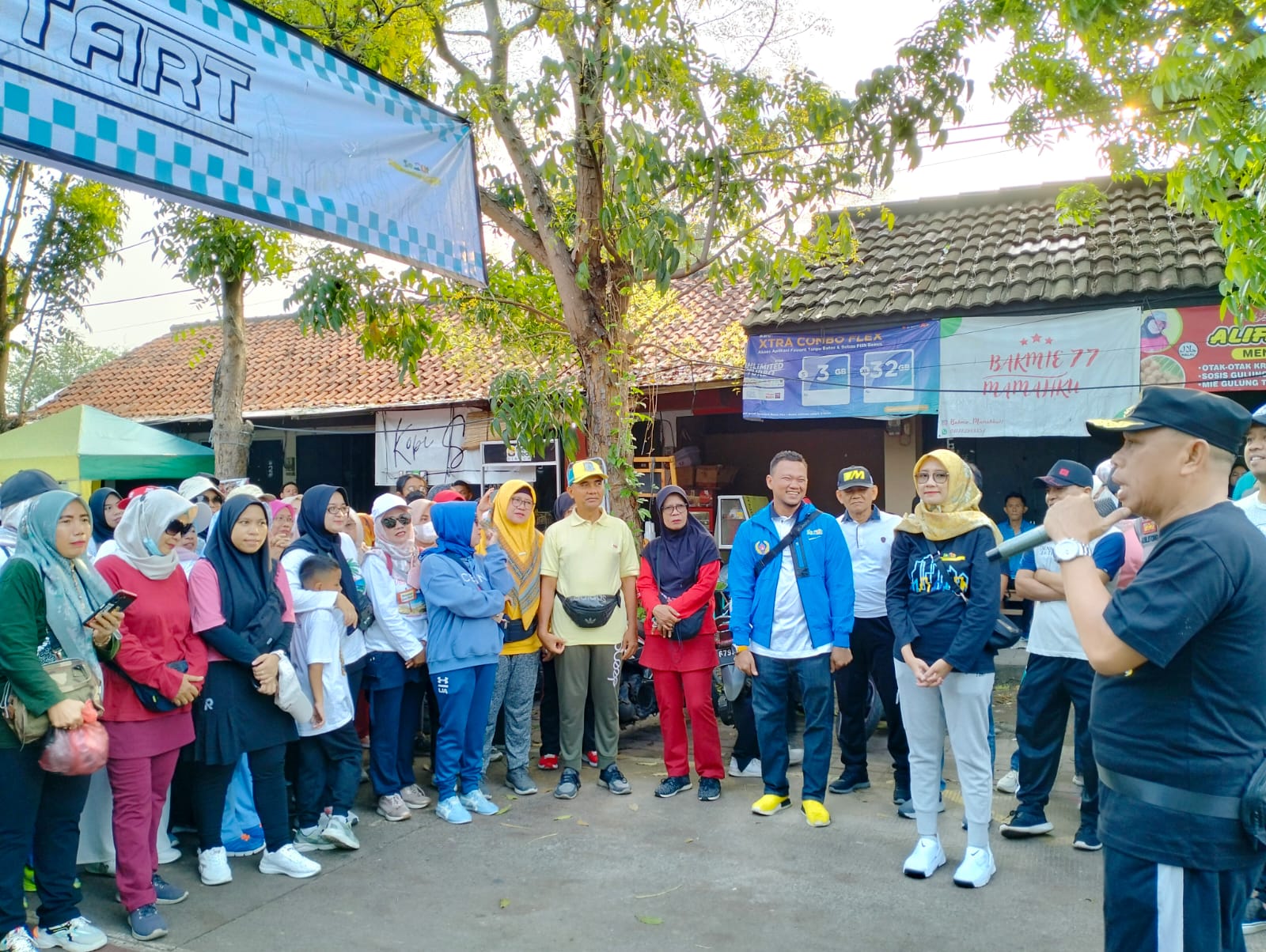 Sambut HUT ke-15 Tangsel, Ribuan Warga Serpong Utara Tumpau Ruah ke Jalan Foto : Ist