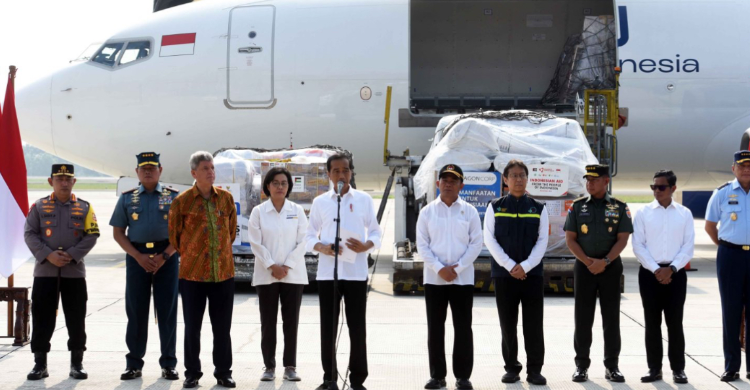 Soal Palestina, Jokowi Akui Tak Ditanggapi Biden Presiden Jokowi saat melepas bantuan tahap ke 2 untuk Palestina. Foto : Setpres