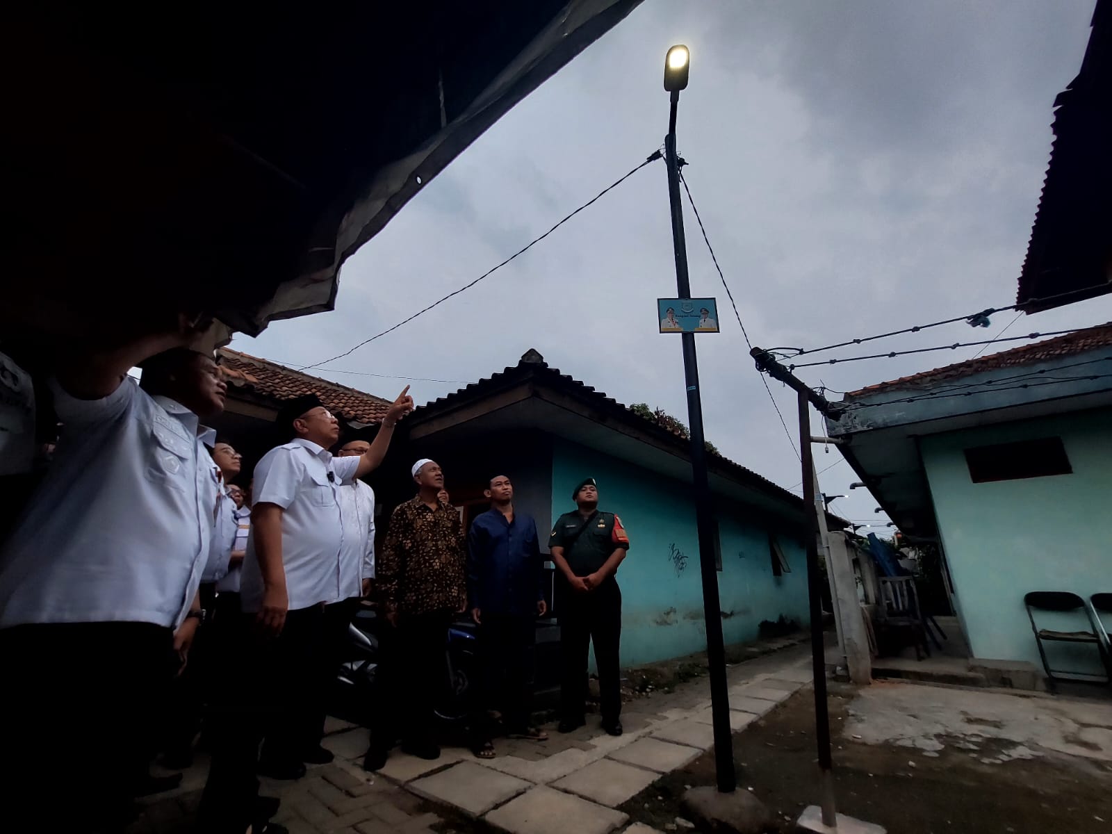 Tak Lagi Gelap Gulita, Pemkot Tangsel Pasang 6.500 Lampu hingga ke Pelosok Permukiman Warga Foto : Ist