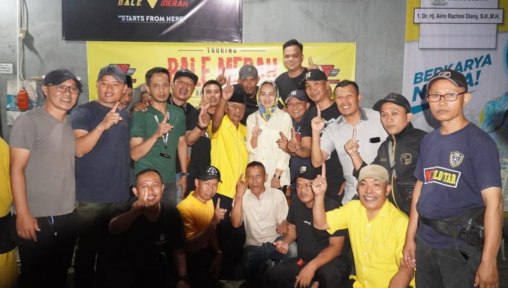 Airin Dapat Dukungan Dari Komunitas Anak Muda di Tangsel Jadi Anggota DPR RI Dukungan hadir dari anak muda yang tergabung ke dalam komunitas Bale Merah Pamulang, Kota Tangerang Selatan, Selasa (5/12/2023). (Ist)
