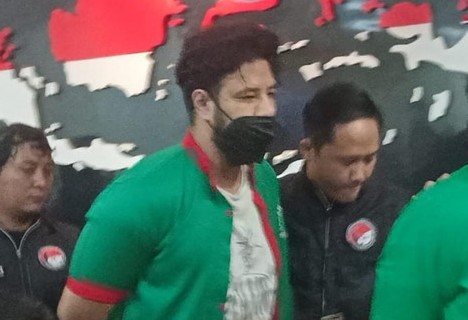 Ammar Zoni Berbaju Tahanan Lagi, Polisi Beberkan Kronologi Penangkapan Foto : Ist