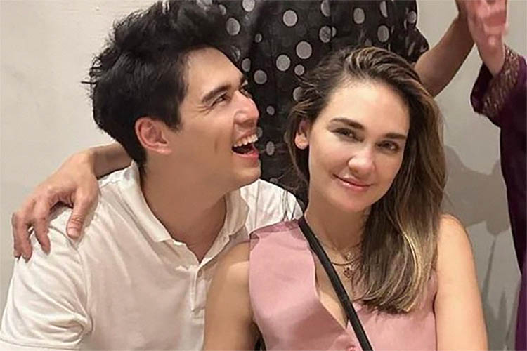 Didukung Warganet, Luna Maya Minta Didoakan Soal Hubungannya dengan Maxime Bouttier Foto : Ist
