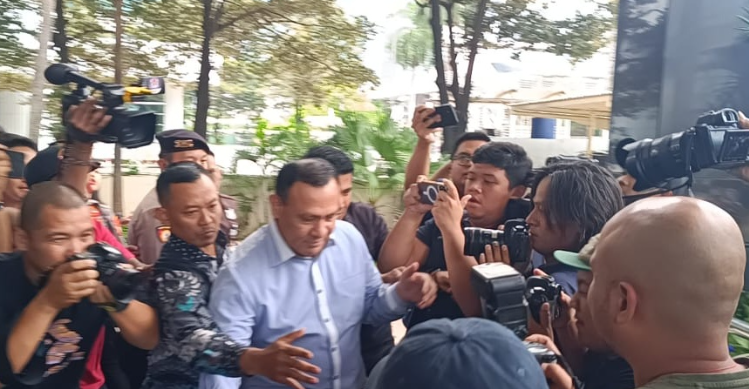 Diperiksa Dewas KPK 2 Jam, Firli Bahuri Memilih Diam Foto : Ist