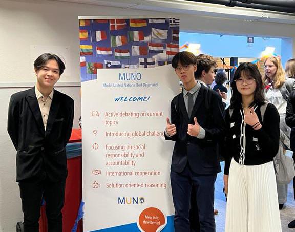 Francis School BSD Kirim 3 Murid Berprestasi ke MUNO 2023, Langsung Juara Debat! Foto : Ist