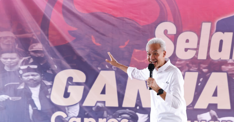 Ganjar Akan Bikin ‘KTP Sakti’: Semua Bantuan Cukup Gunakan e-KTP Foto : Ist