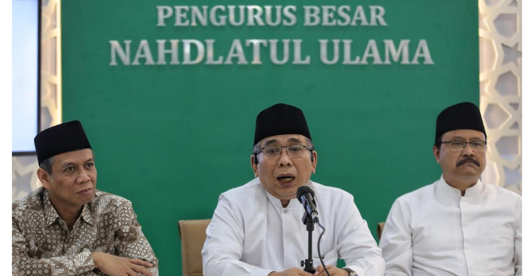 Ketua Umum PBNU Gus Yahya (Tengah). Foto : Ist