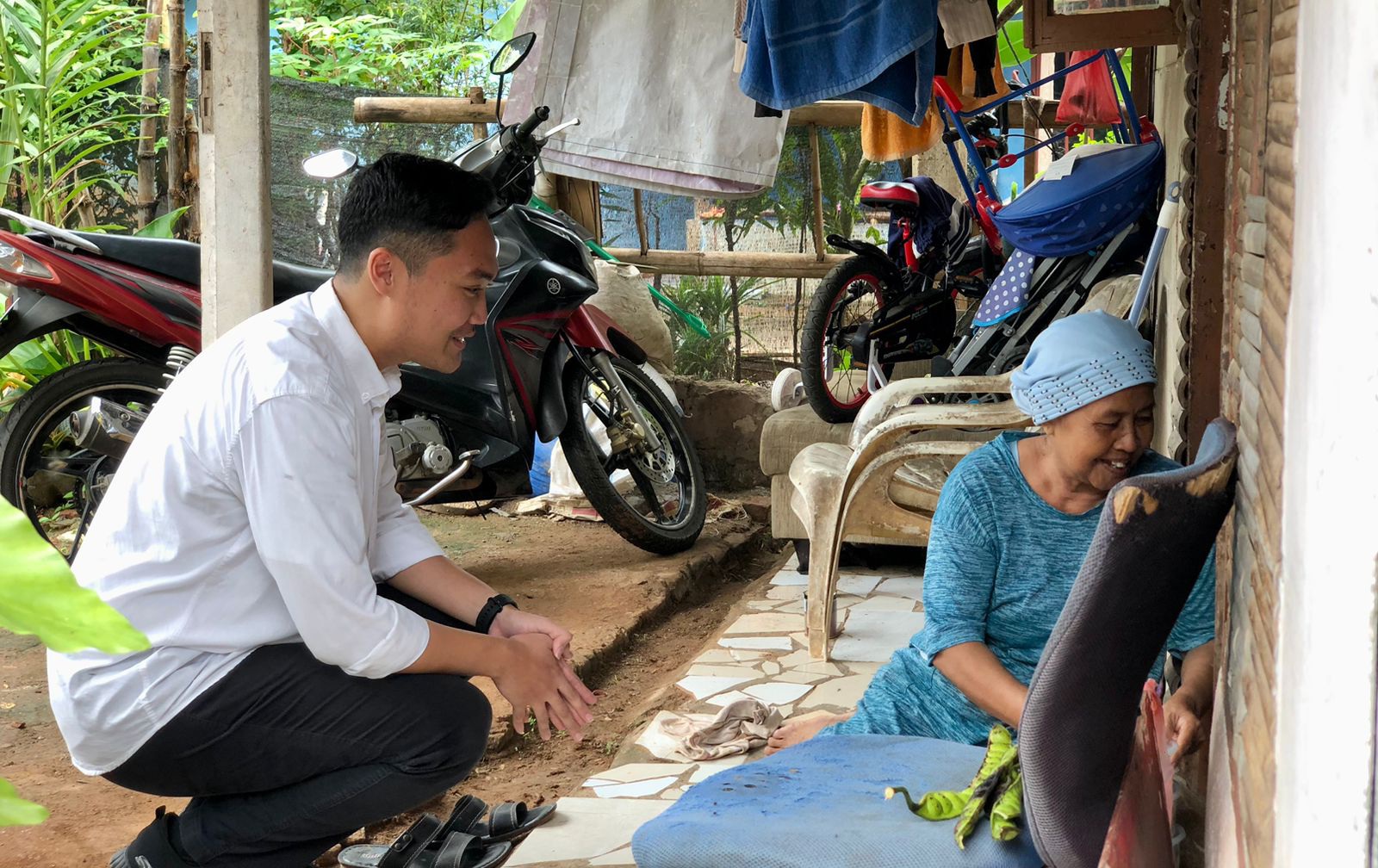 Jalin Silaturahmi, Rivo Kumara Blusukan ke Kelurahan Jelupang Foto : Mg.2 (Jay)