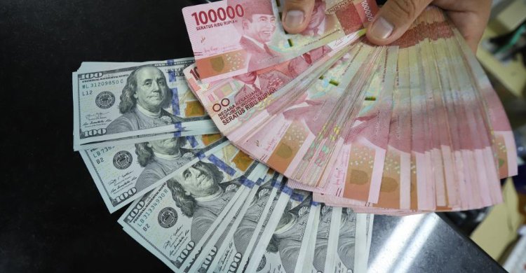 Pagi Ini Rupiah Masih Loyo, Dibuka Melemah Rp 15.518 Foto : Ist