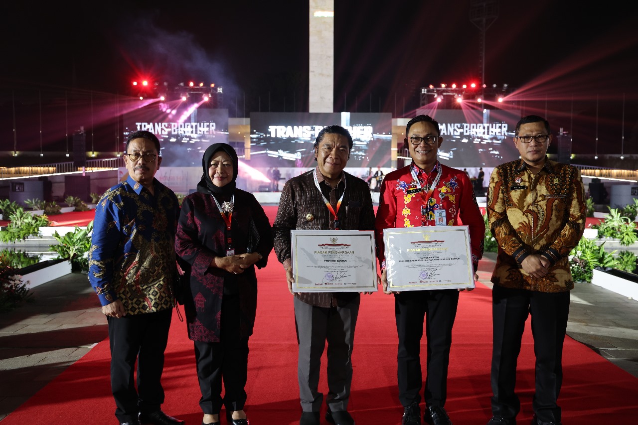 Penjabat Gubernur Banten Raih Piagam Penghargaan Peduli HAM Foto ; Ist