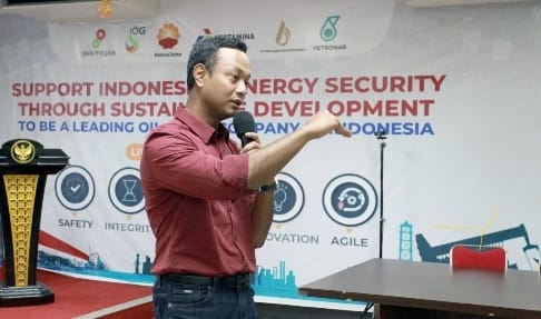 Perluas Jaringan, Eka Hospital Gelar Health Talk Saraf Kejepit di Jambi dr. Harmantya Mahadhipta saat menjadi narasumber acara healt talk yang diadakan Eka Hospital. Foto : Ist