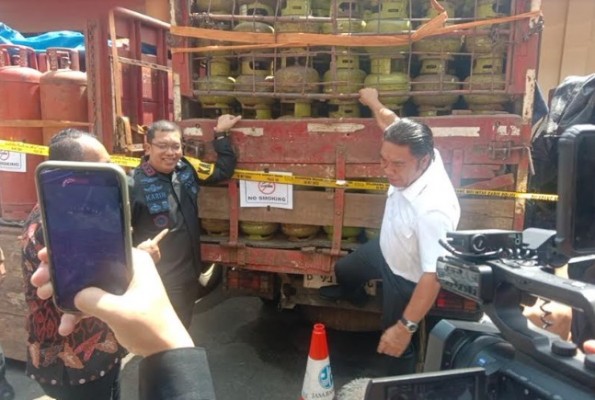 Polisi Gerebek Lokasi Penyuntikan Gas Bersubsidi di Tangerang, Pelaku Untung Rp 1 M Foto : Ist
