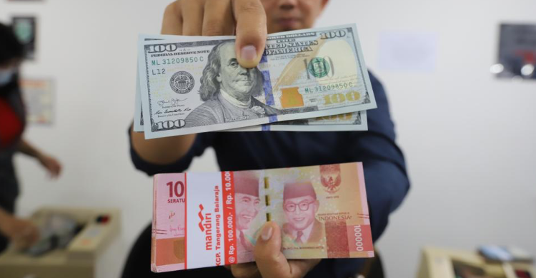 Rupiah Jumat Ini Bertengger Di Rp 15.529 Foto : Ist