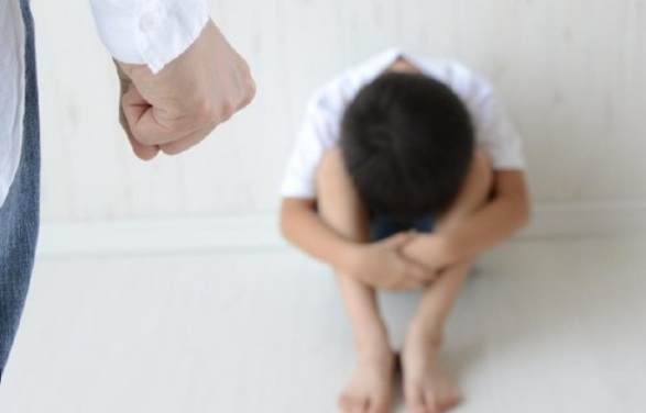 Sadis! Ayah di Jakut Banting Anaknya hingga Tewas karena Emosi Foto : Ist