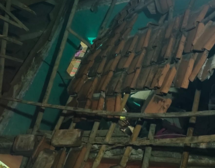 Selepas Magrib, Rumah Warga Pamulang Porak-poranda Diterpa Hujan dan Angin Kencang Foto : Dok. BPBD Tangsel