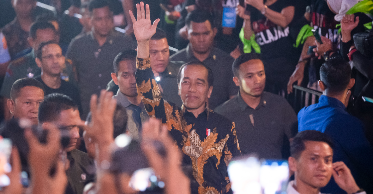 Survei Kepuasan Rakyat, Jokowi Ketolong Bansos Foto : Ist