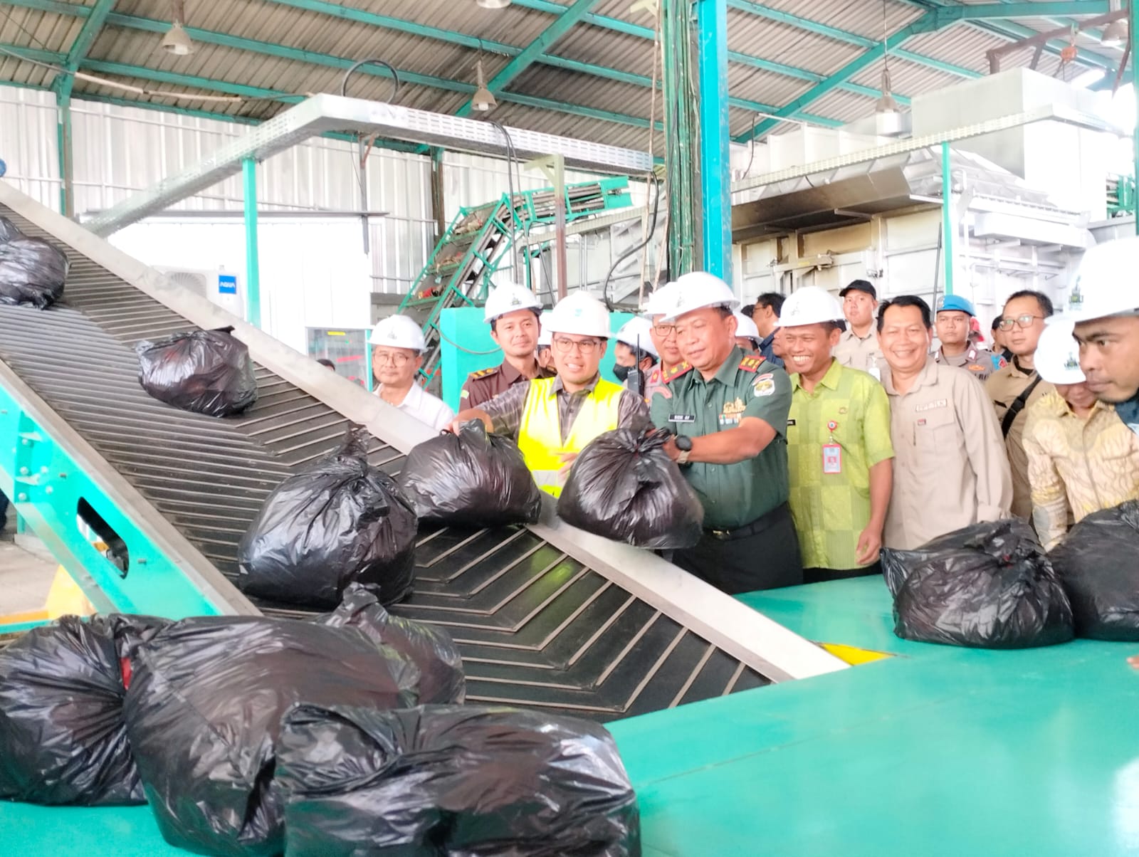 Tambah Fasilitas Pengolah Sampah Incinerator Ist.
