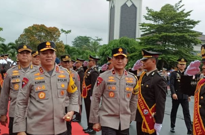 Kapolda Banten Irjen Abdul karim (kiri). Foro : Ist