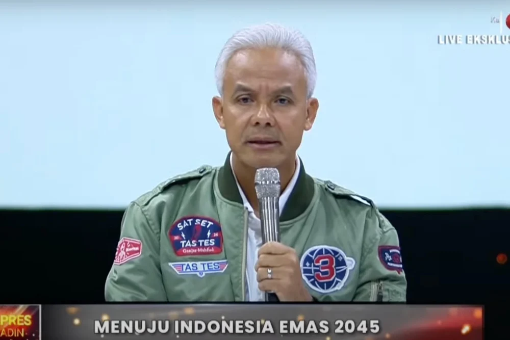 Agenda Kampanye Hari Ke 45 Anies-Ganjar Manggung Di Kadin, Prabowo Keliling Sumatera Capres No 3 Ganjar Pranowo saat tampil di acara KADIN. Foto : Ist