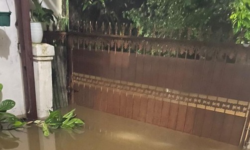 Akses Jalan Perumahan di Bakti Jaya Tangsel Terendam Banjir Foto : Ist