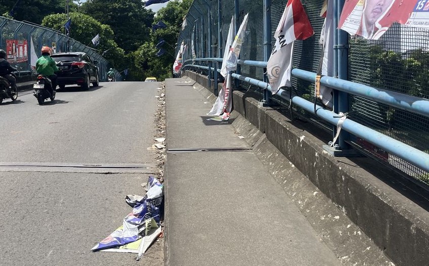 Bawaslu Kota Tangerang Tertibkan 6.707 APK yang Melanggar Aturan Foto : Ist