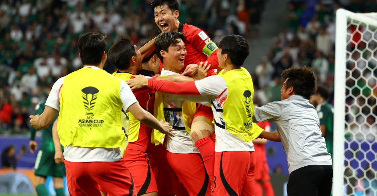 Bekuk Arab Saudi Lewat Adu Penalti, Korsel Menuju Babak 8 Besar Piala Asia 2023 Selebrasi skuad Korsel. Foto : Ist