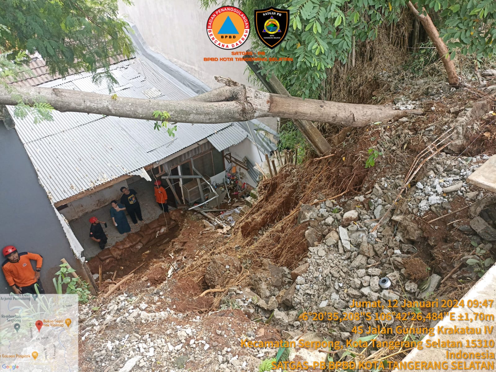 Ditinggal Pulang Kampung, Rumah Warga Serpong Rusak Tertimpa Longsor Foto : Ist