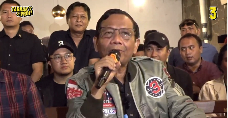 Ganjar Sarankan Mahfud Mundur Dari Menko Polhukam Foto : Ist