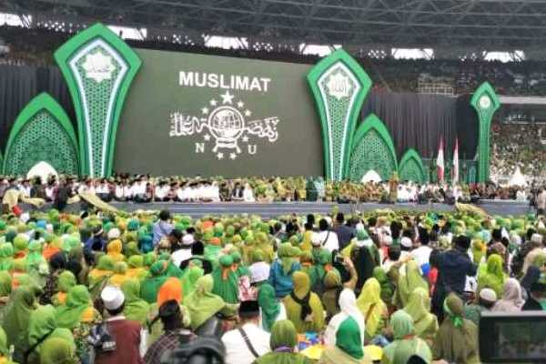 Gelar HUT Muslimat NU Jelang Pilpres, Aksi Khofifah Picu Polemik Foto : Ist