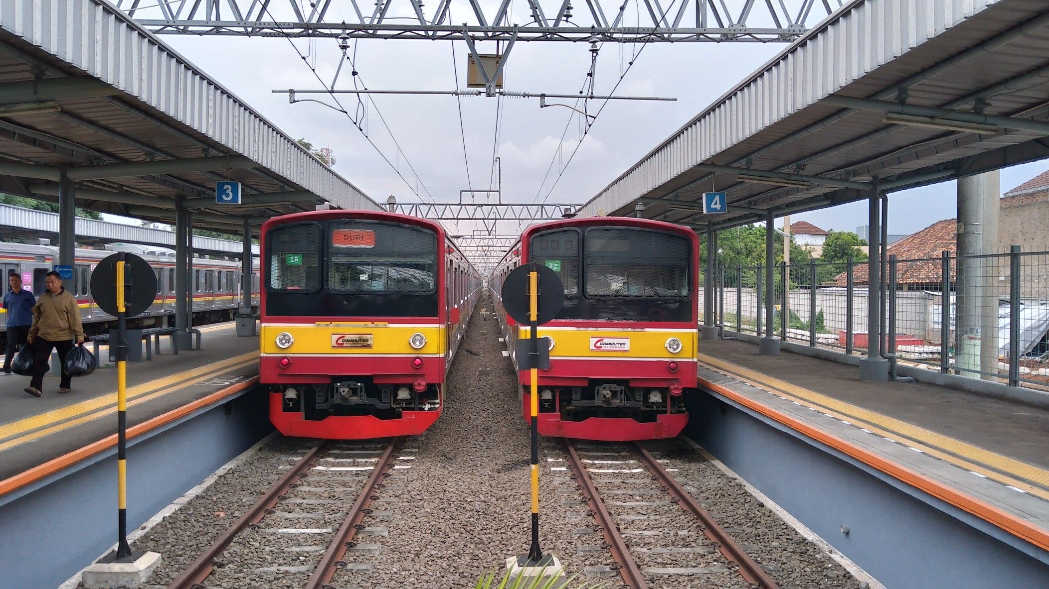 Kawat Sebabkan Gangguan KRL di Rel Stasiun Pondok Ranji, Pelaku Terancam Denda Rp 15 Juta Foto : Ist